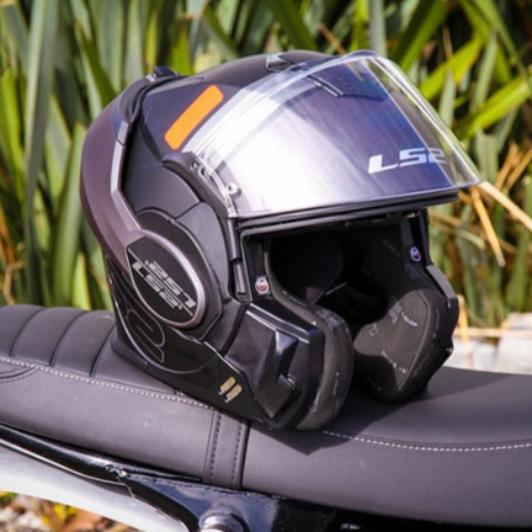 Best-of-both-Worlds-Convertible-Motorcycle-Helmets - FREE UK Shipping, FREE 365 Day Returns | Moto Central