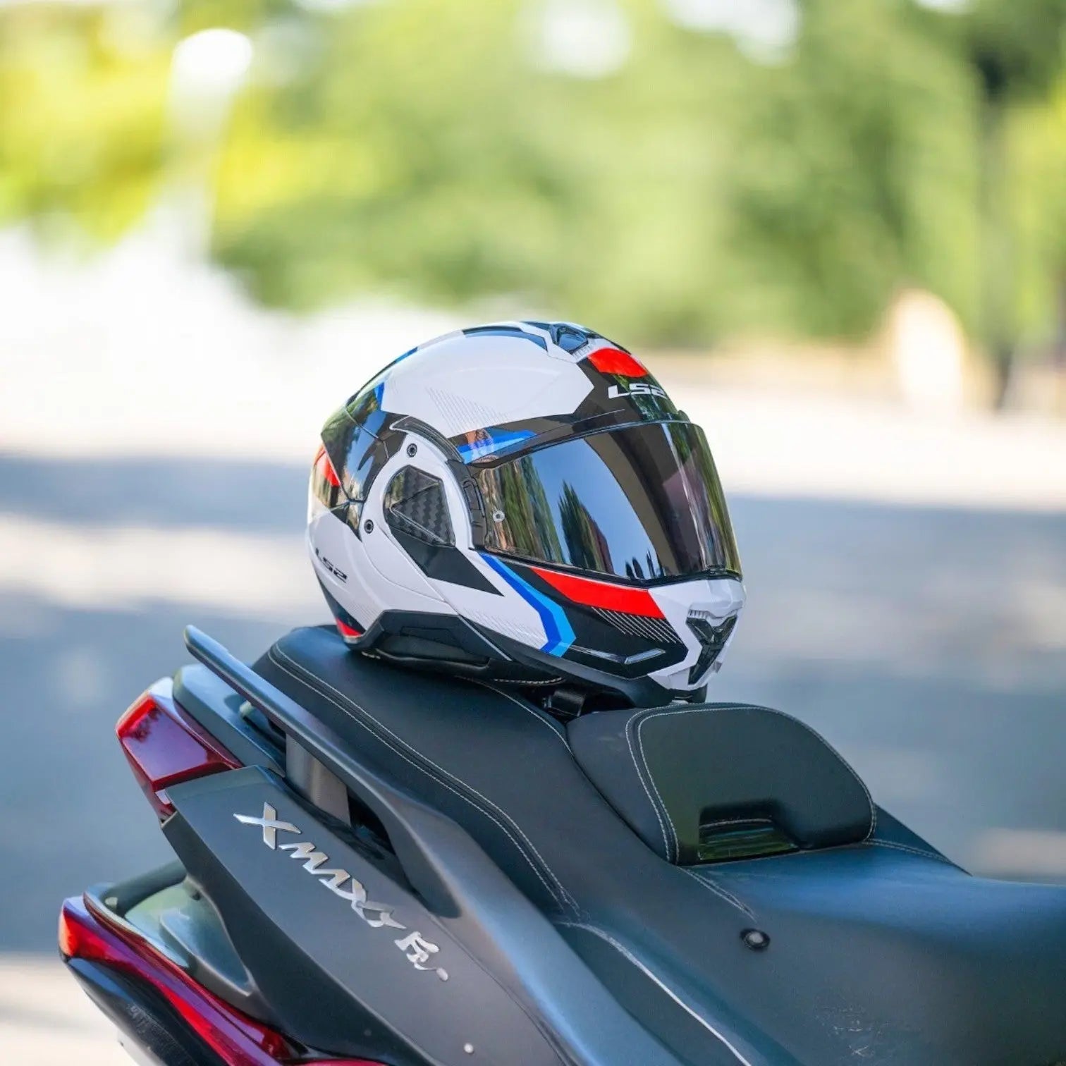 Meet-the-LS2-Advant-2-Flip-Up-Freedom-Top-Tier-Protection-Now-at-Moto-Central - FREE UK Shipping, FREE 365 Day Returns | Moto Central