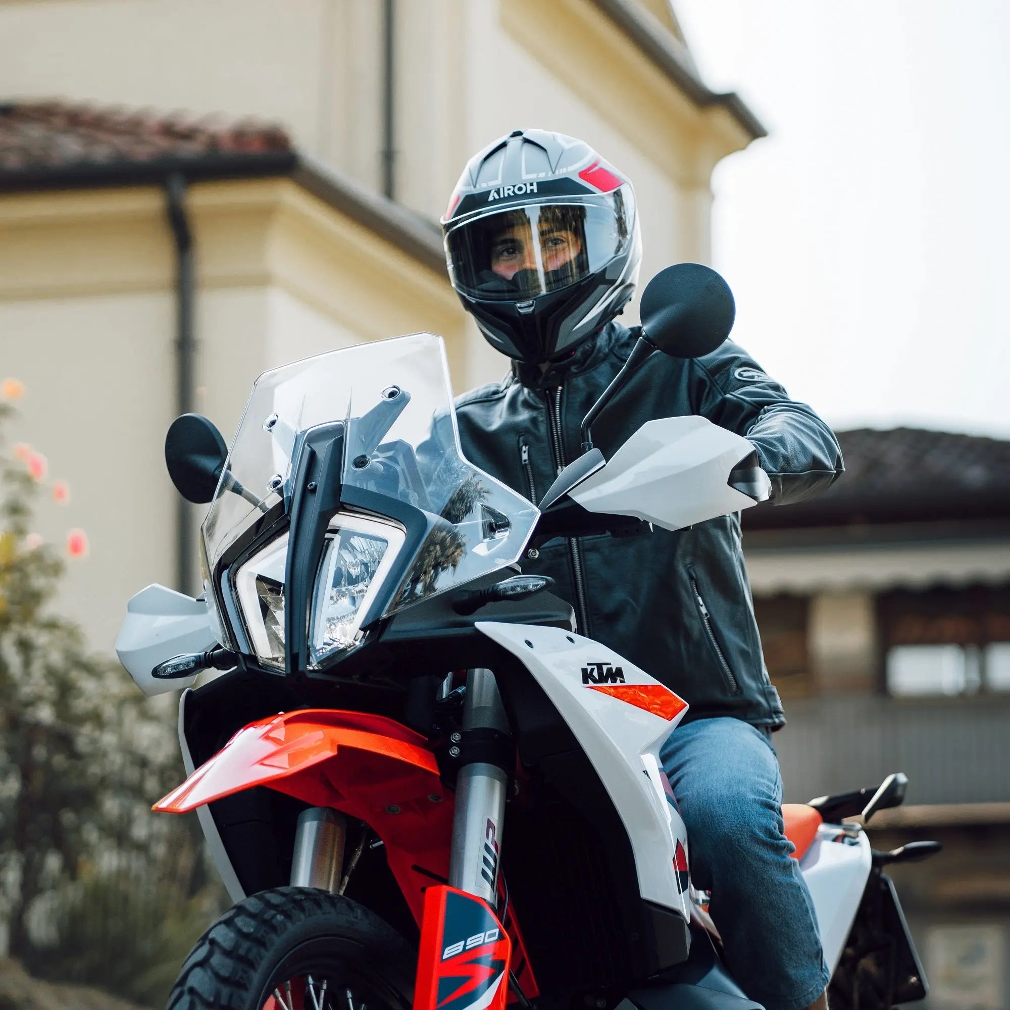 Airoh Matryx Helmet - Sport Touring Performance with Everyday Comfort - FREE UK Shipping, FREE 365 Day Returns | Moto Central