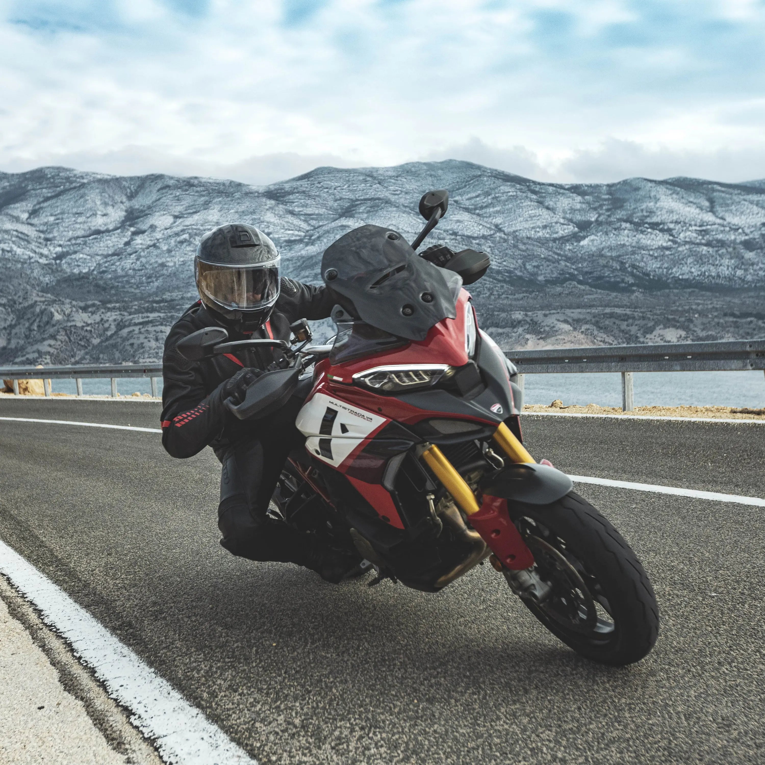 Unleash-the-Ultimate-Ride-Schuberth-C5-Carbon-Black-Now-Available-at-MotoCentral - FREE UK Shipping, FREE 365 Day Returns | Moto Central