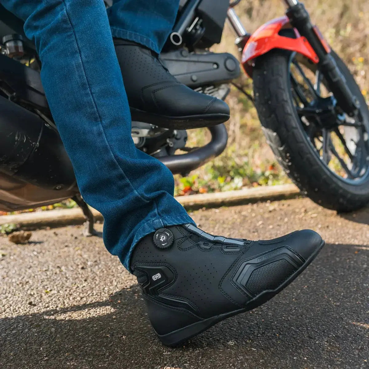 Oxford-Helix-Air-Boots-Now-at-Moto-Central-Breathe-Easy-Ride-Hard - FREE UK Shipping, FREE 365 Day Returns | Moto Central