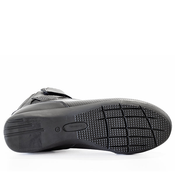 Richa Escape X Boots Black - sole view