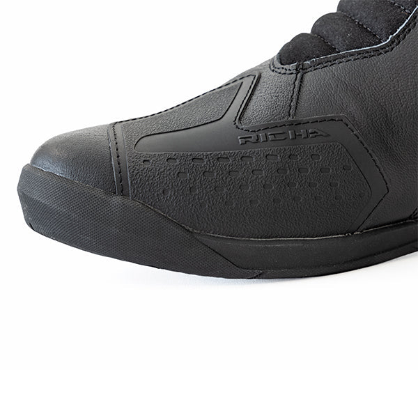 Richa Ultra Gore-Tex Boots Black toe and gear-shift detail