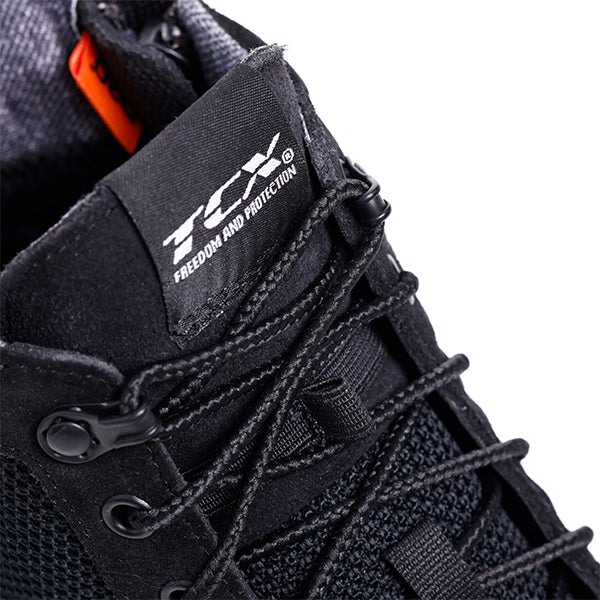 TCX Dartwood Tex Short Boots Black / White, tongue and lace detail