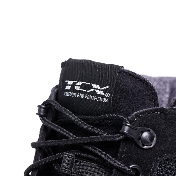 TCX Dartwood Tex Short Boots Black / White, tongue branding detail