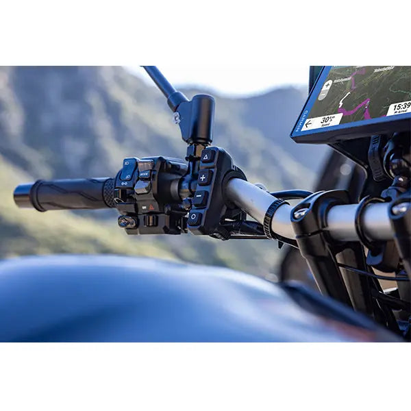 Garmin Handlebar Controller Black FREE UK Delivery, FREE 365 Day Returns | Moto Central