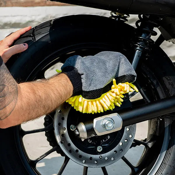 Riderr Luxury Wash Mitt Yellow FREE UK Delivery, FREE 365 Day Returns | Moto Central