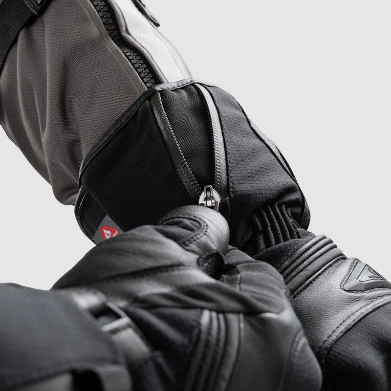 Rebelhorn Summit Gloves Black FREE UK Delivery, FREE 365 Day Returns | Moto Central