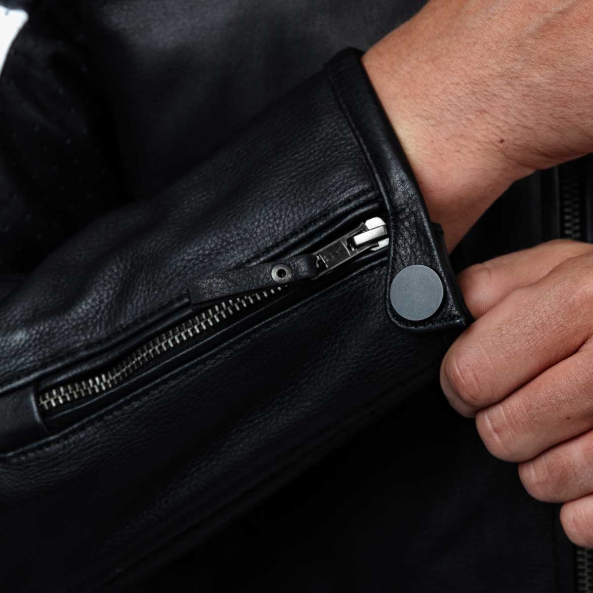 Spada Hanzo CE Leather Jacket Black / Ivory FREE UK Delivery, FREE 365 Day Returns | Moto Central