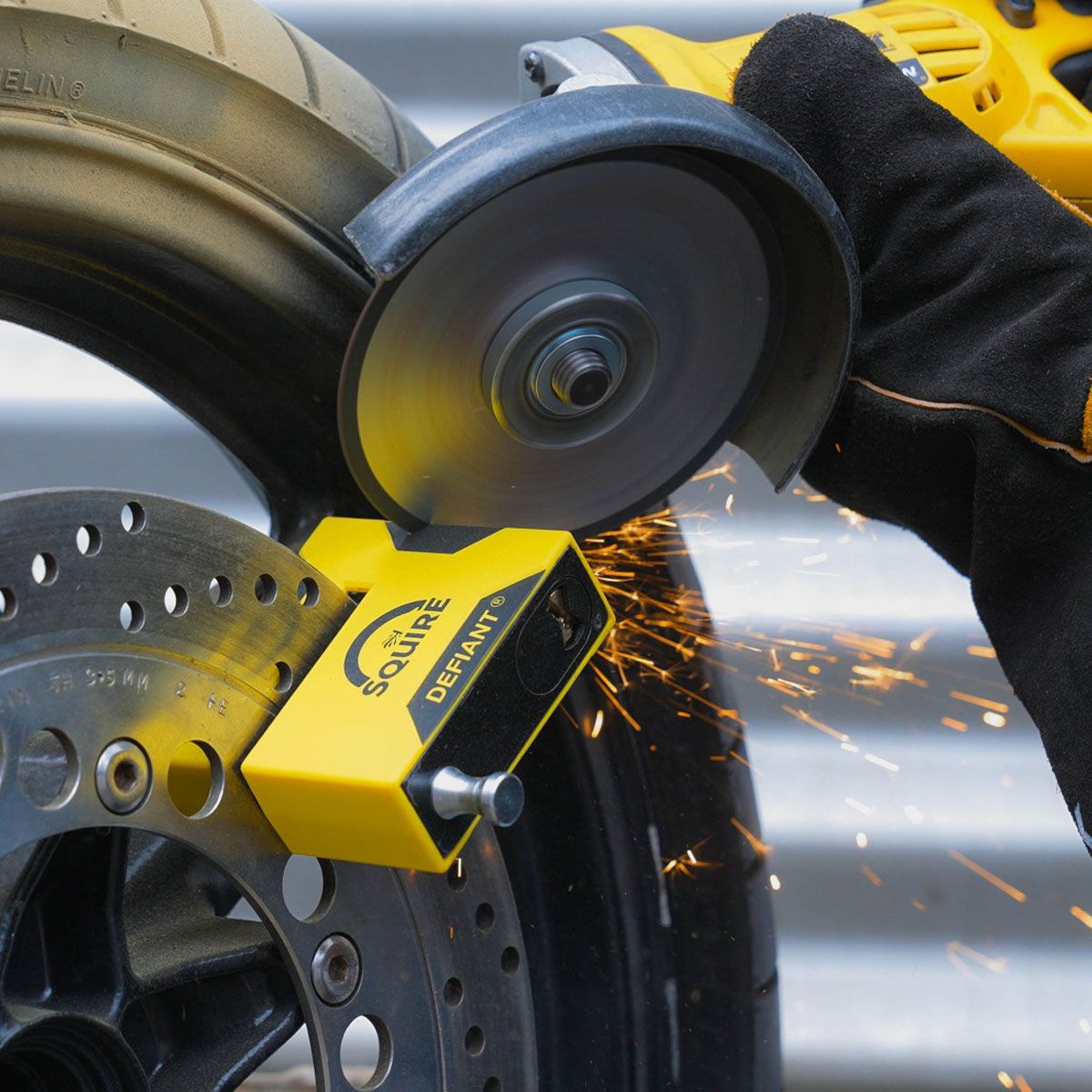 Squire Defiant Disc Lock Keyed Alike Black