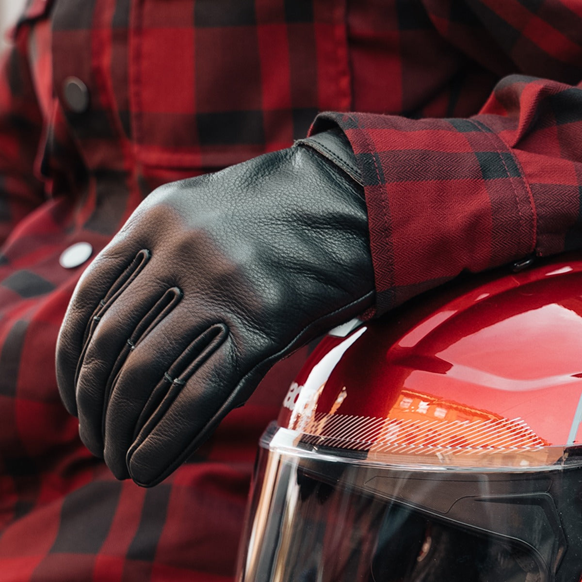 Spada Clutch CE Leather Gloves Black FREE UK Delivery, FREE 365 Day Returns | Moto Central