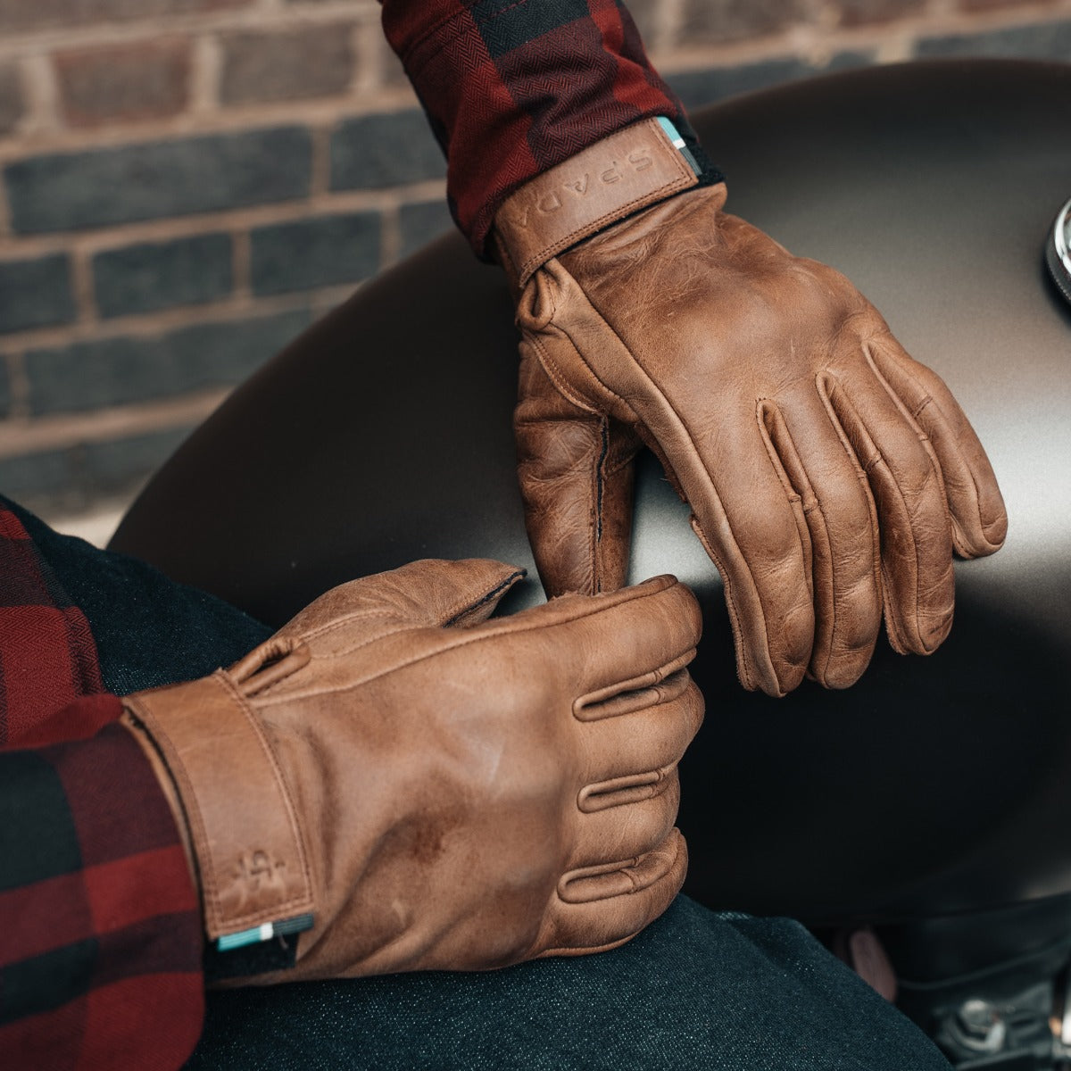 Spada Clutch CE Leather Gloves Cognac Brown FREE UK Delivery, FREE 365 Day Returns | Moto Central