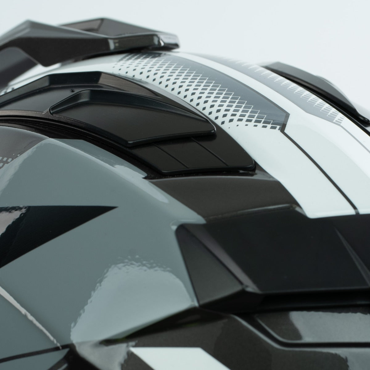 Spada Trailhawk Raptor Black / Grey FREE UK Delivery, FREE 365 Day Returns | Moto Central