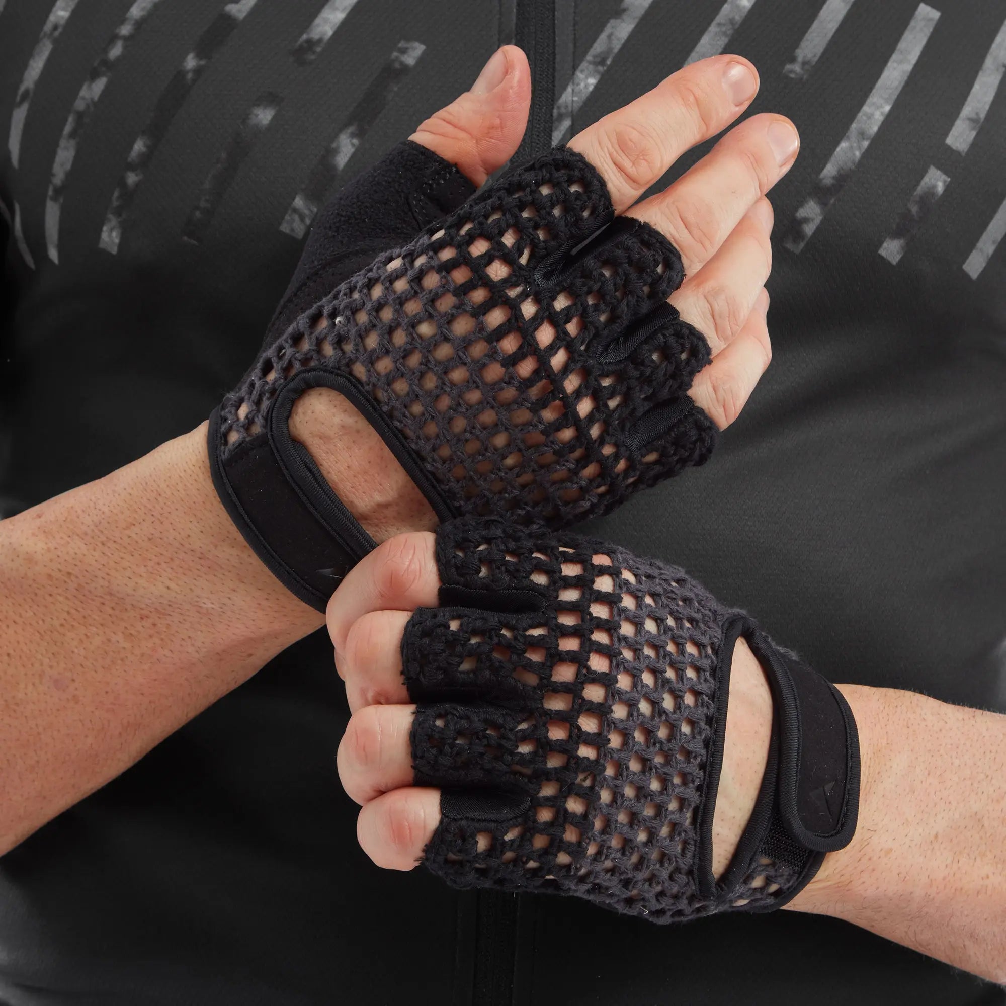 Altura Crochet Unisex Cycling Mitts Carbon - FREE UK Shipping, FREE 365 Day Returns | Moto Central