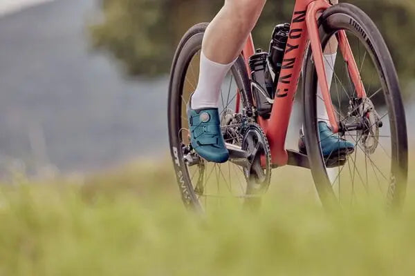 Shimano RC5 (RC502) Shoes Blue - FREE UK Shipping, FREE 365 Day Returns | Moto Central