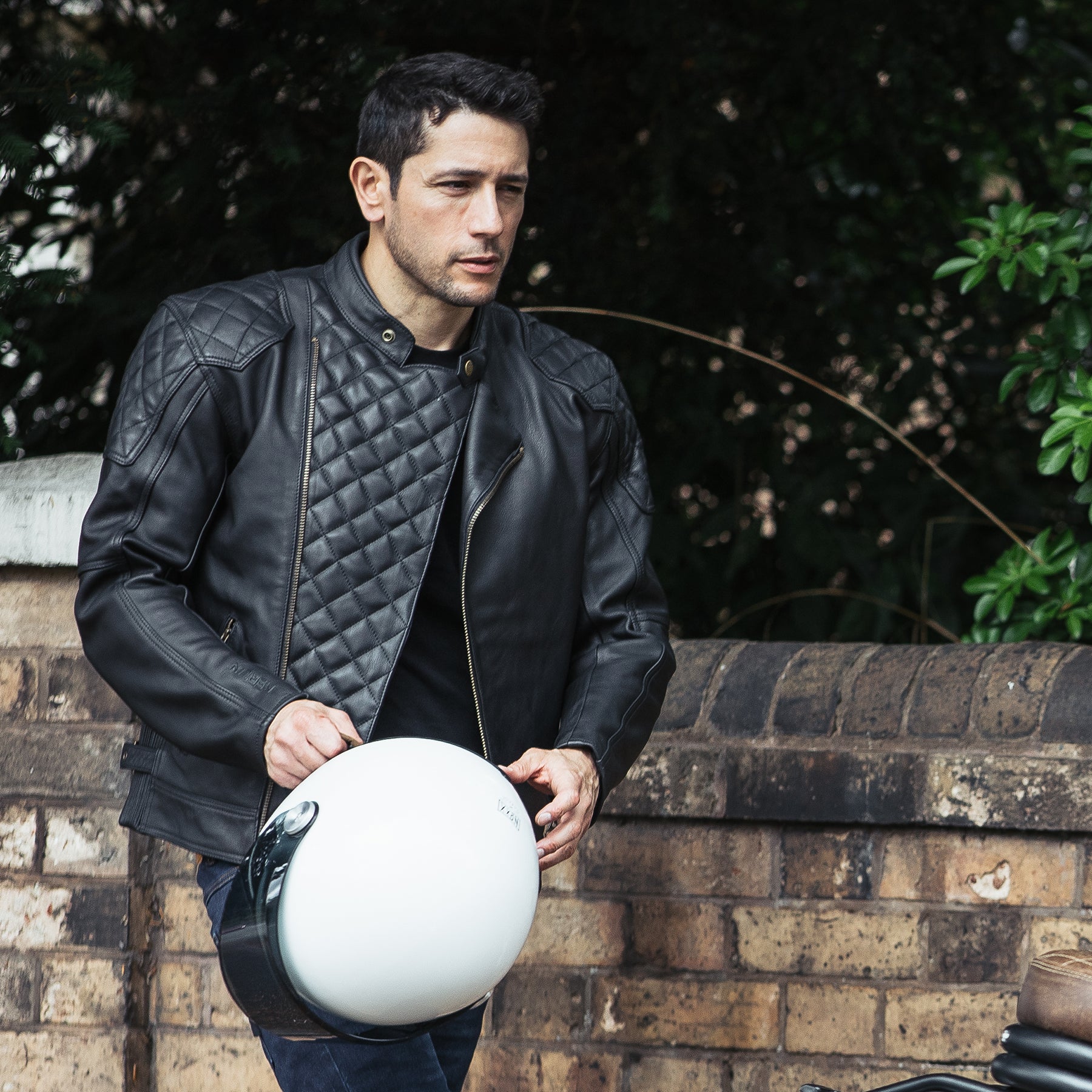 Merlin Chester Café D3O Leather Jacket Black FREE UK Delivery, FREE 365 Day Returns | Moto Central