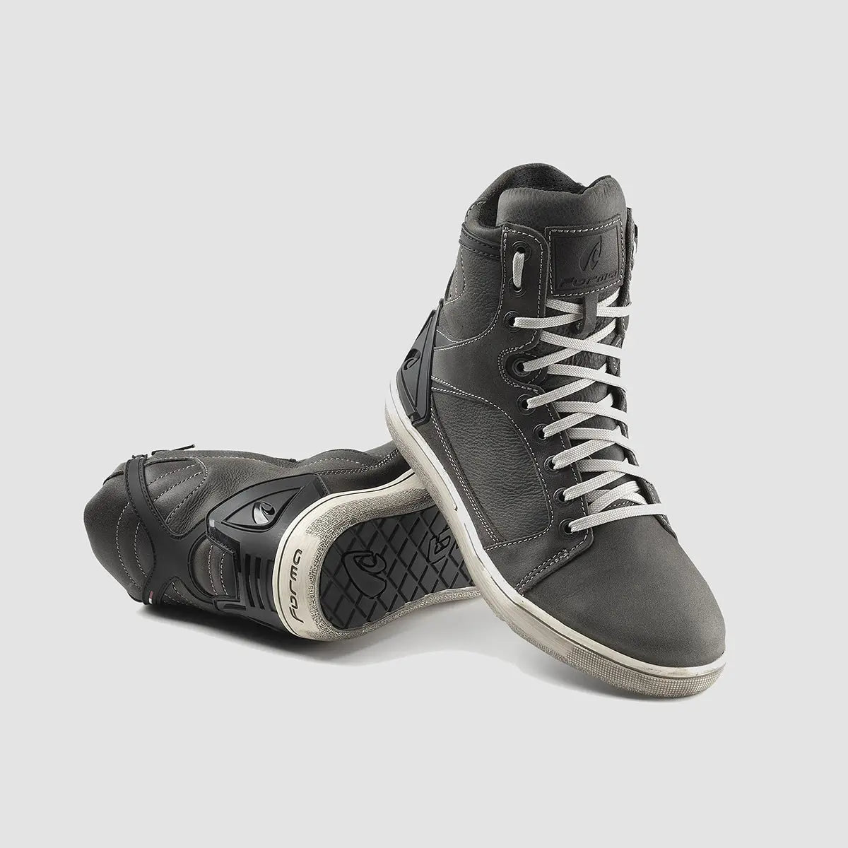 Forma Hyper Dry Short Boots Anthracite - FREE UK Shipping, FREE 365 Day Returns | Moto Central
