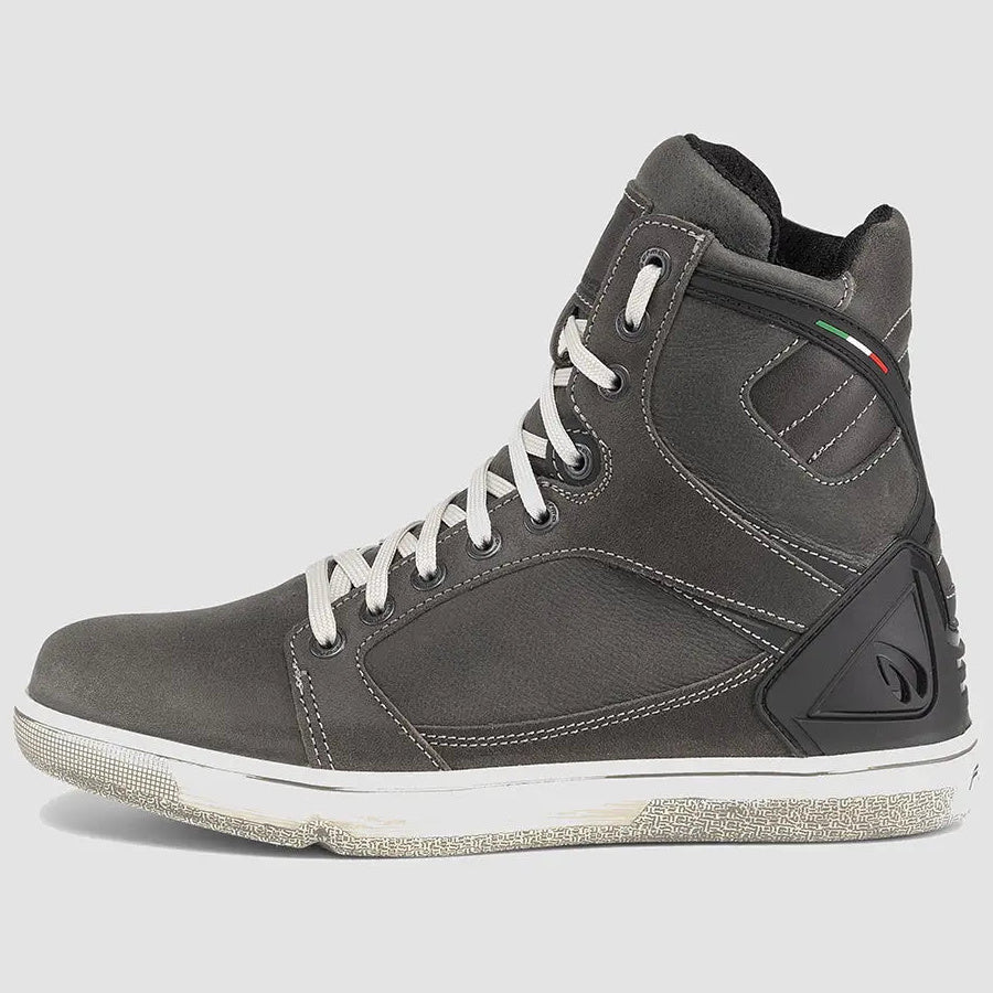 Forma Hyper Dry Short Boots Anthracite – outer side view