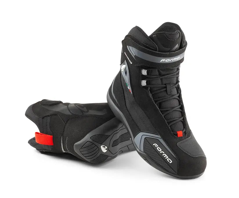 Forma Viper Dry Boots Black FREE UK Delivery, FREE 365 Day Returns | Moto Central