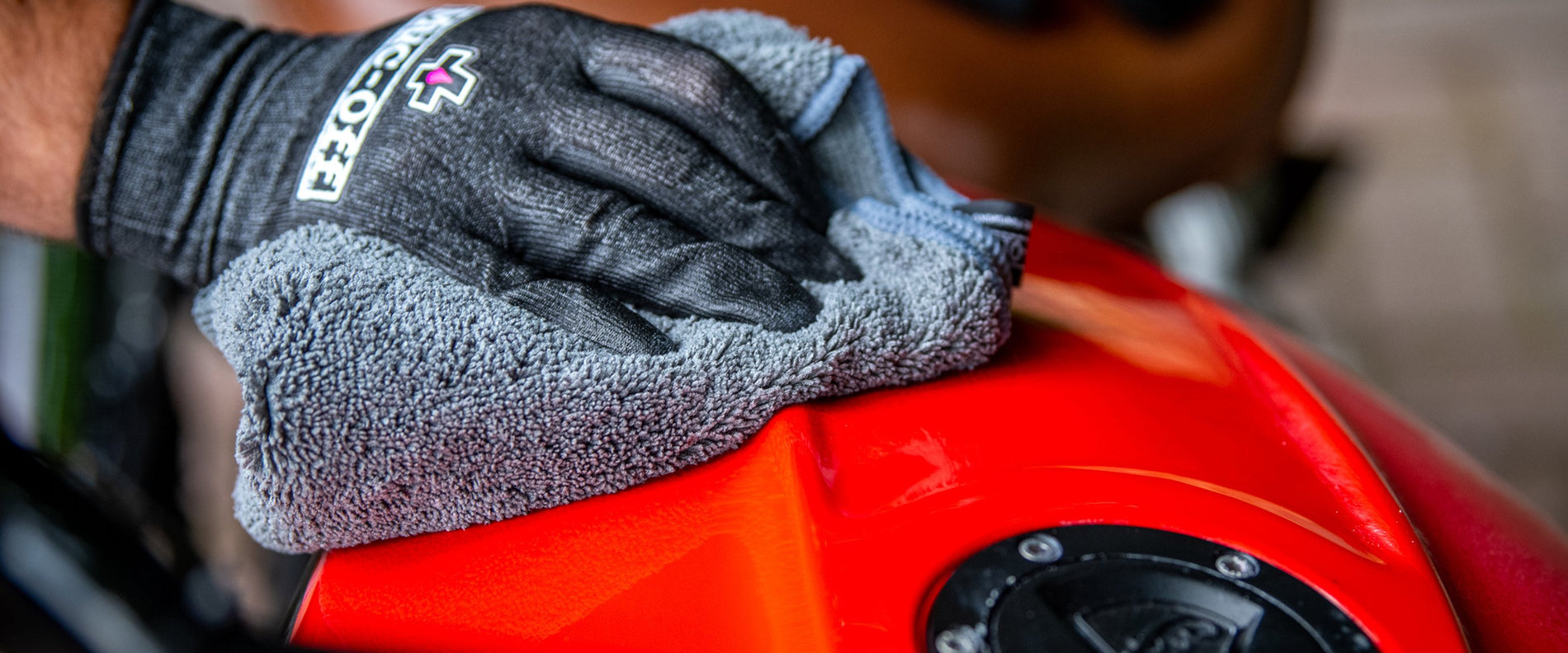 Muc-Off Premium Microfibre Polishing Cloth Unboxed