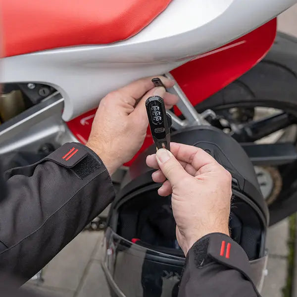 Hiplok Z Lok Combo V2 Black FREE UK Delivery, FREE 365 Day Returns | Moto Central