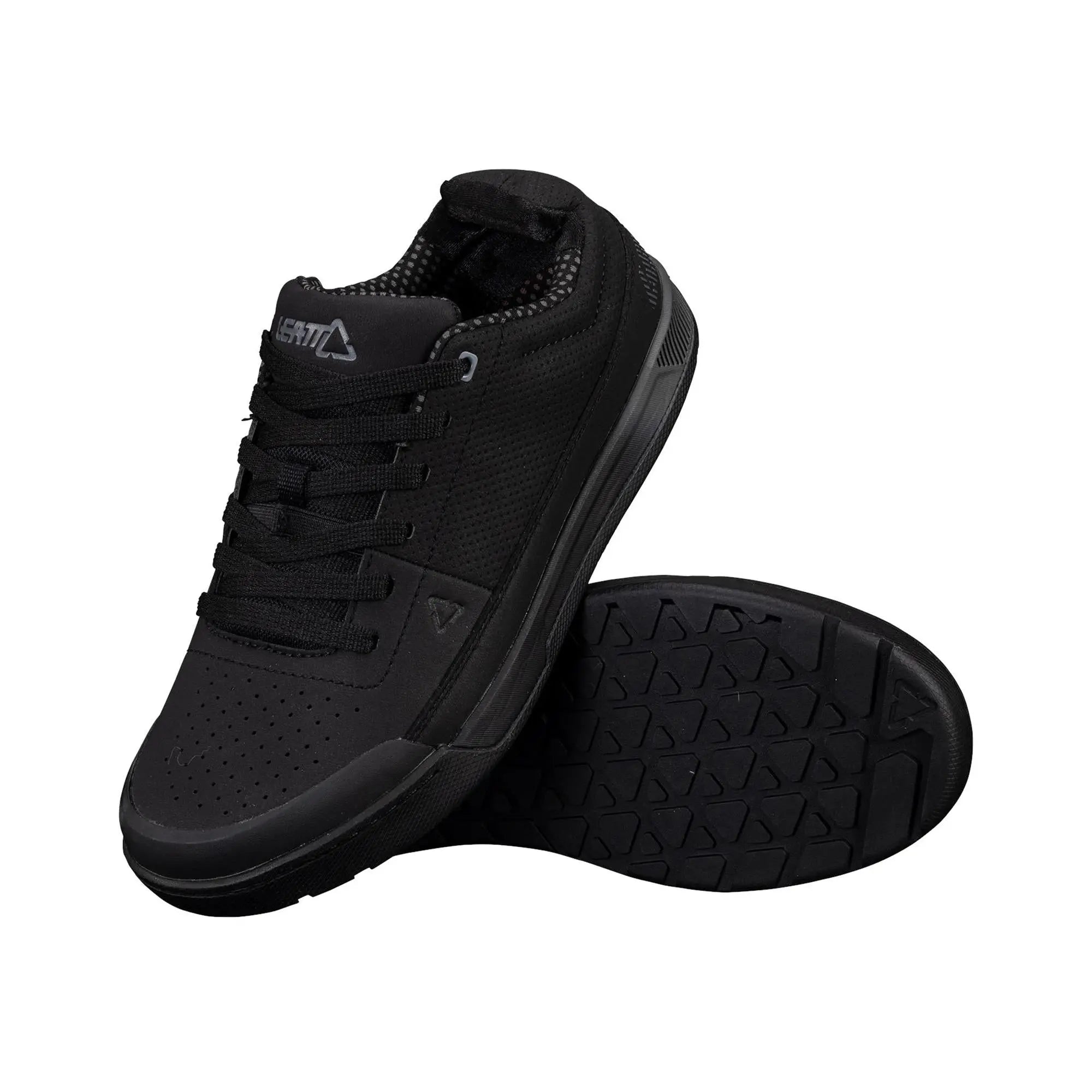 Leatt Flat 2.0 Shoes Stealth - FREE UK Shipping, FREE 365 Day Returns | Moto Central