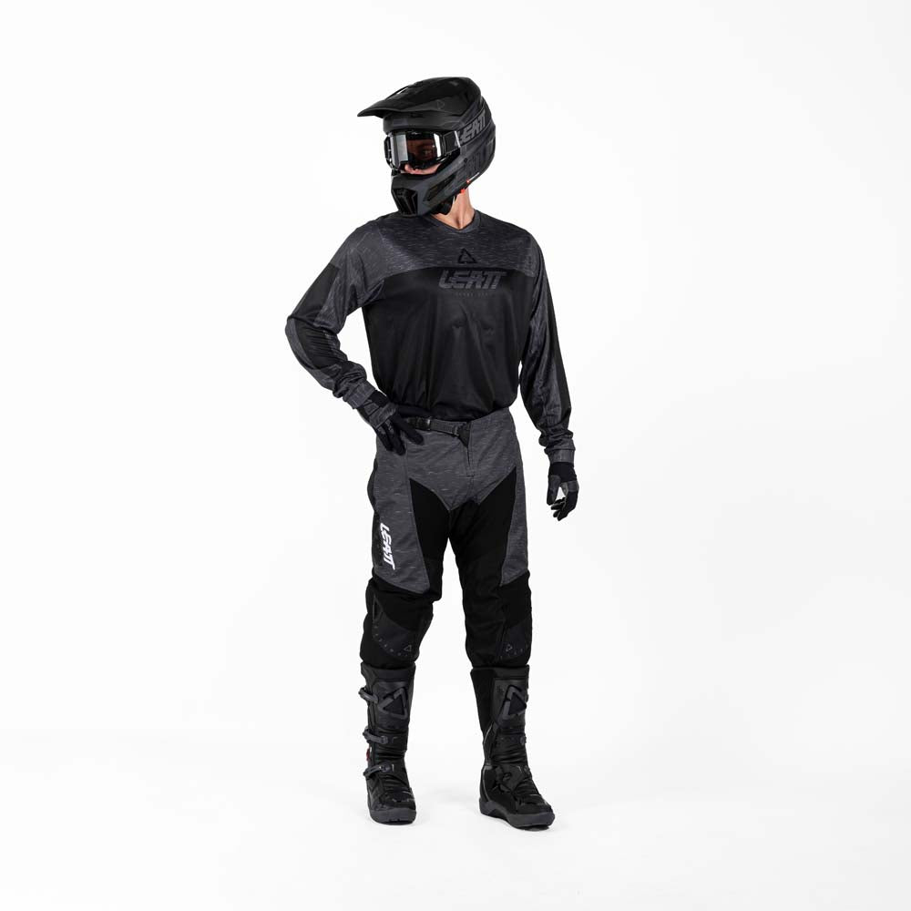 Leatt Moto 3.5 Ride Kit Stealth Black / Grey - FREE UK Delivery, FREE 365 Day Returns | Moto Central