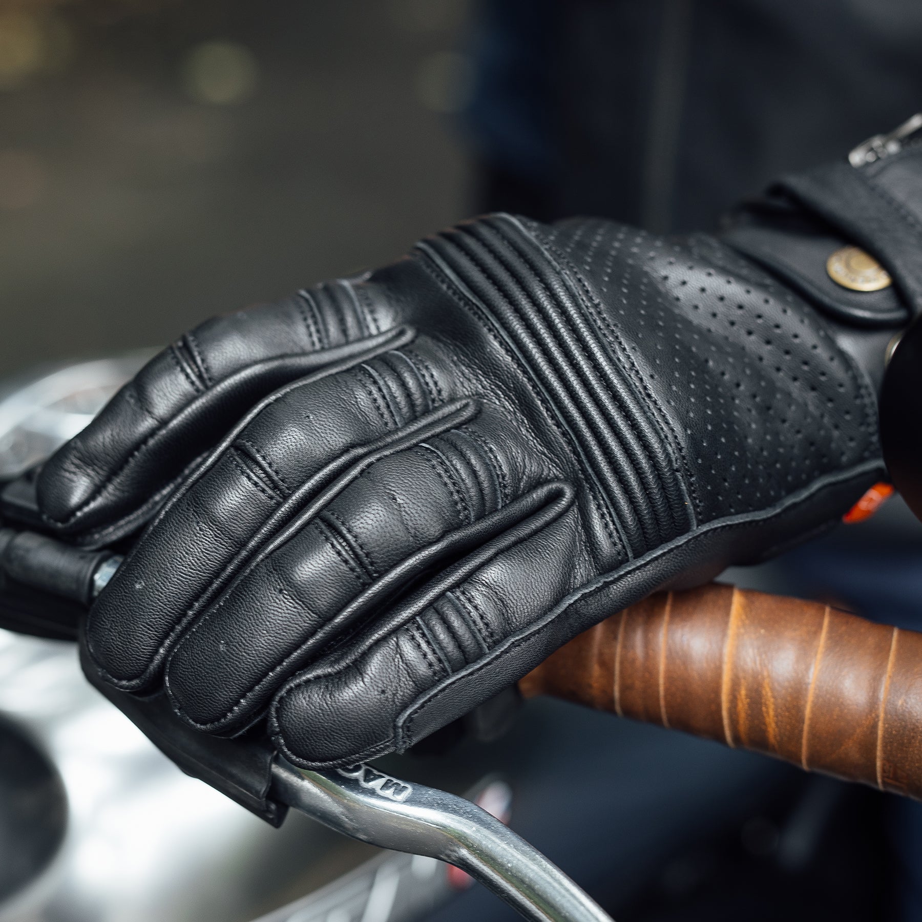 Merlin Leigh D3O Leather Gloves Black FREE UK Delivery, FREE 365 Day Returns | Moto Central