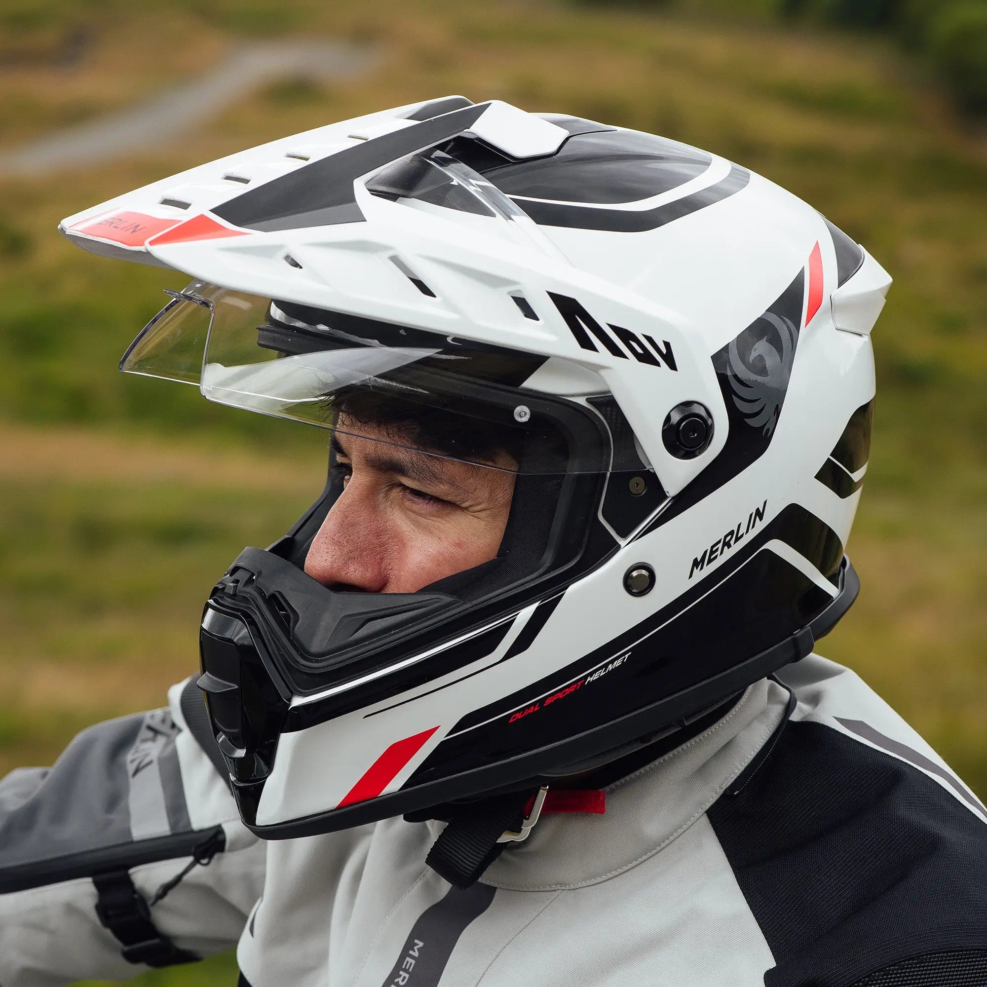 Merlin Torres Block White / Red FREE UK Delivery, FREE 365 Day Returns | Moto Central