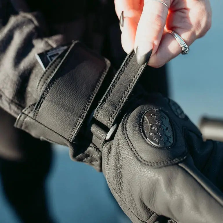 MotoGirl Nandi Ladies Leather Gloves Black - FREE UK Shipping, FREE 365 Day Returns | Moto Central