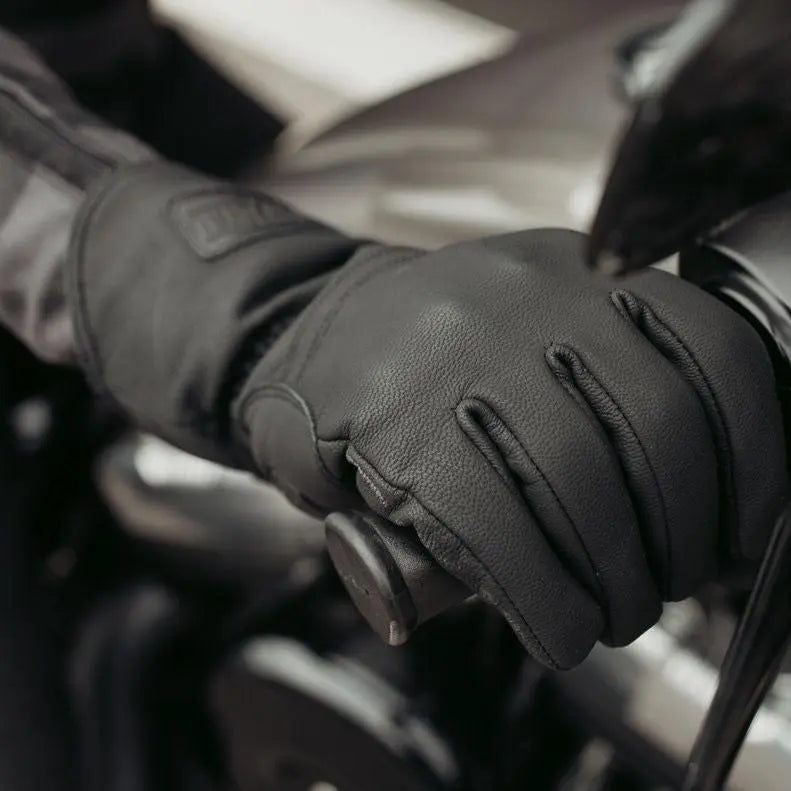 MotoGirl Nandi Ladies Leather Gloves Black - FREE UK Shipping, FREE 365 Day Returns | Moto Central