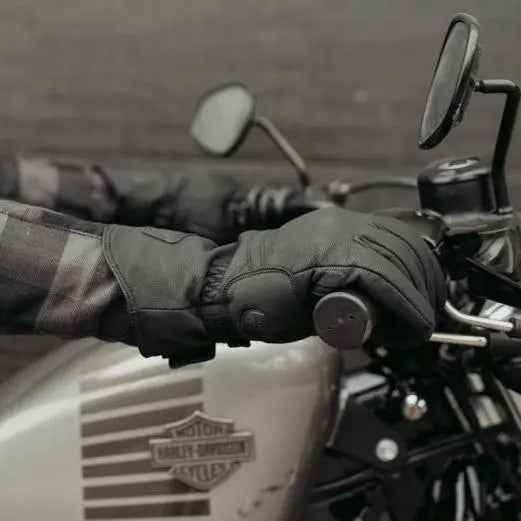 MotoGirl Nandi Ladies Leather Gloves Black - FREE UK Shipping, FREE 365 Day Returns | Moto Central