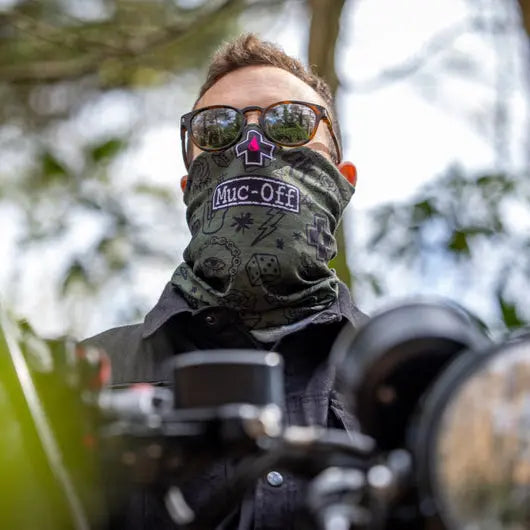 Muc-Off Lightweight Neck Gaiter Punk Green - FREE UK Shipping, FREE 365 Day Returns | Moto Central
