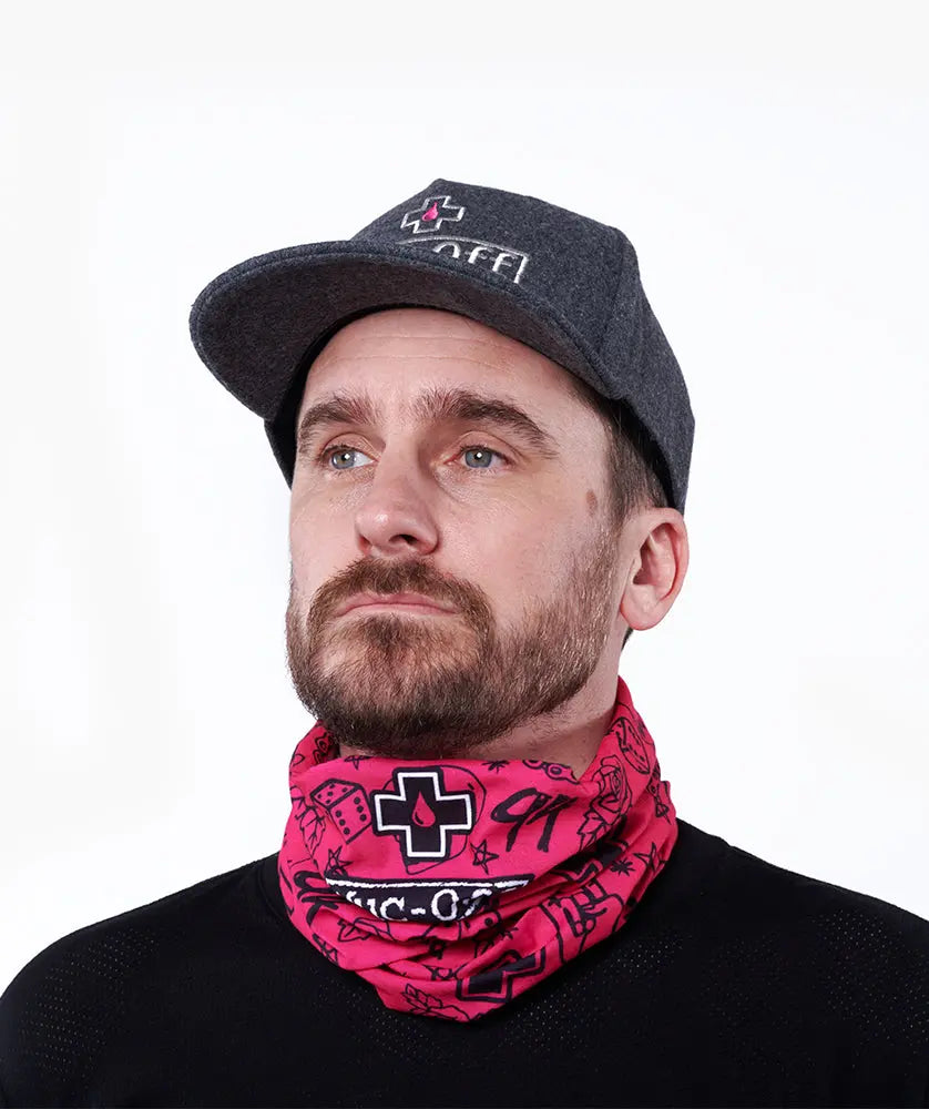 Muc-Off Lightweight Neck Gaiter Punk Pink - FREE UK Shipping, FREE 365 Day Returns | Moto Central