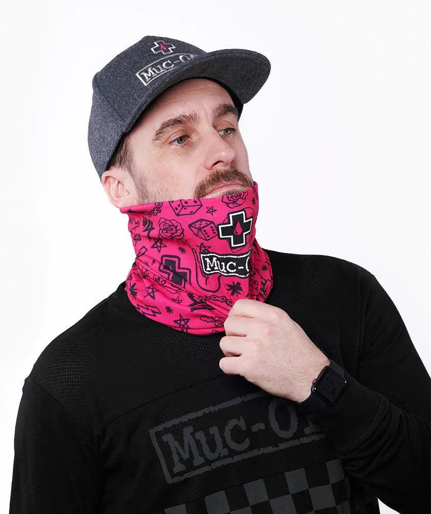 Muc-Off Lightweight Neck Gaiter Punk Pink - FREE UK Shipping, FREE 365 Day Returns | Moto Central