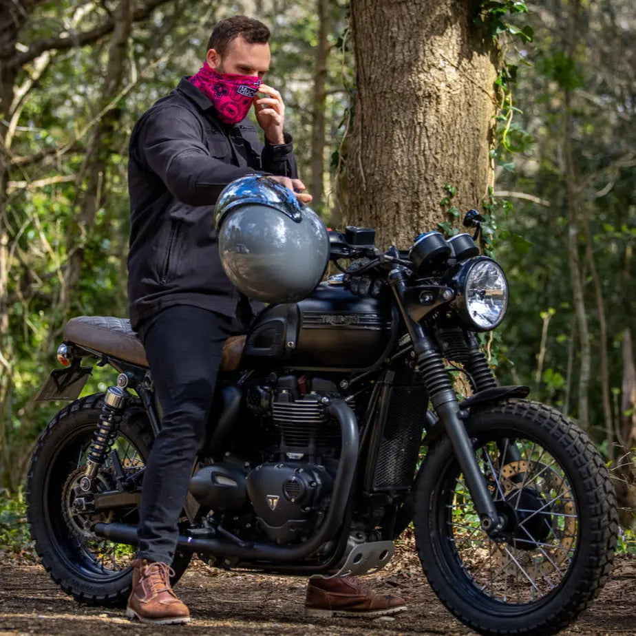 Muc-Off Lightweight Neck Gaiter Punk Pink - FREE UK Shipping, FREE 365 Day Returns | Moto Central