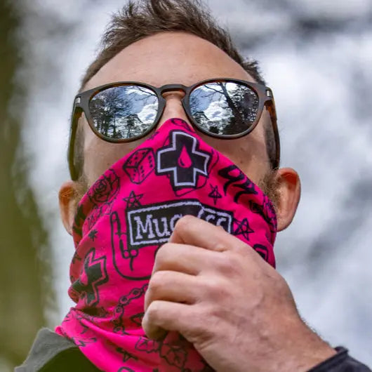 Muc-Off Lightweight Neck Gaiter Punk Pink - FREE UK Shipping, FREE 365 Day Returns | Moto Central