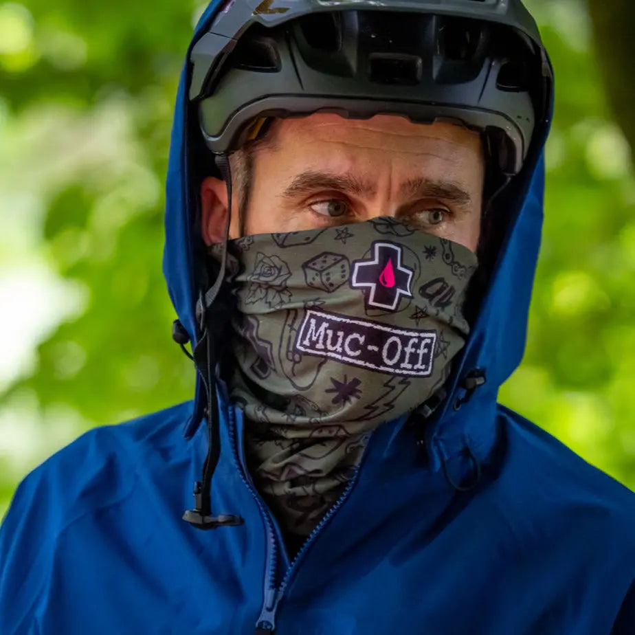 Muc-Off Winter Neck Gaiter Punk Green - FREE UK Shipping, FREE 365 Day Returns | Moto Central