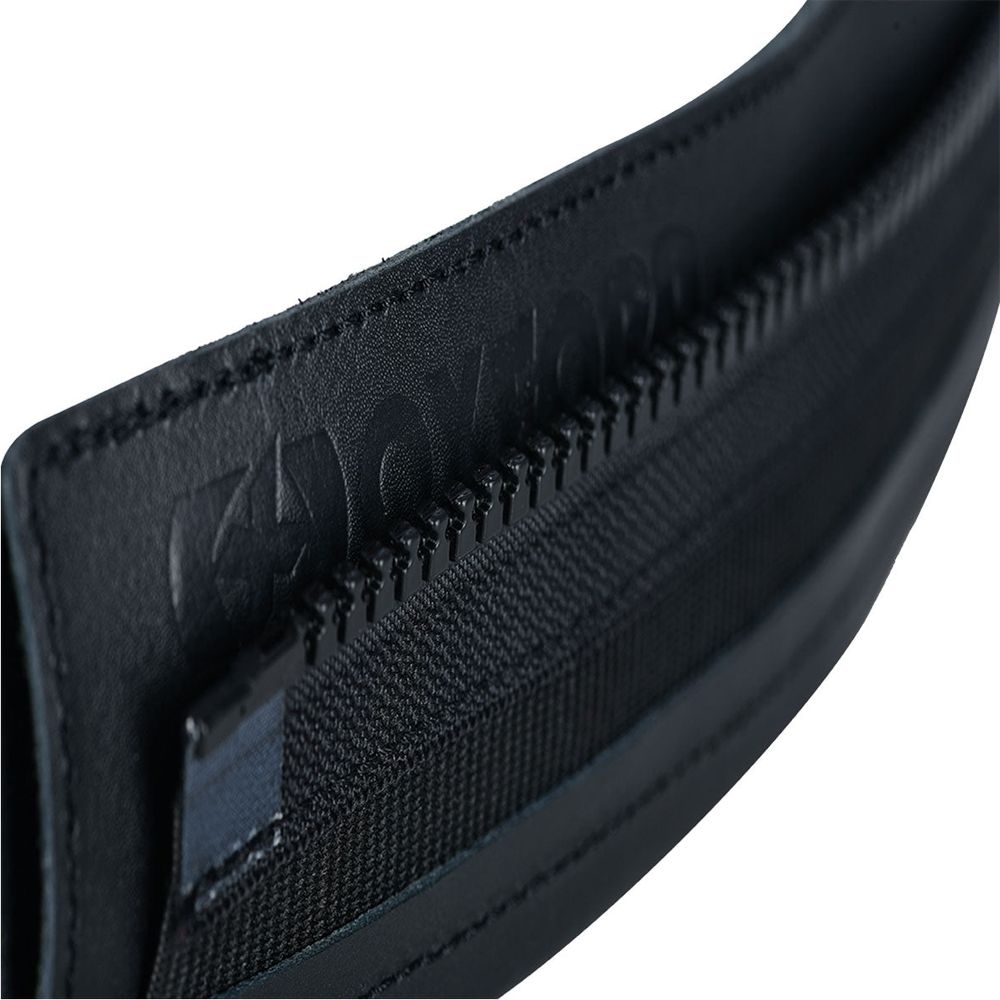 Oxford Belt Connector Black, embossed leather detail
