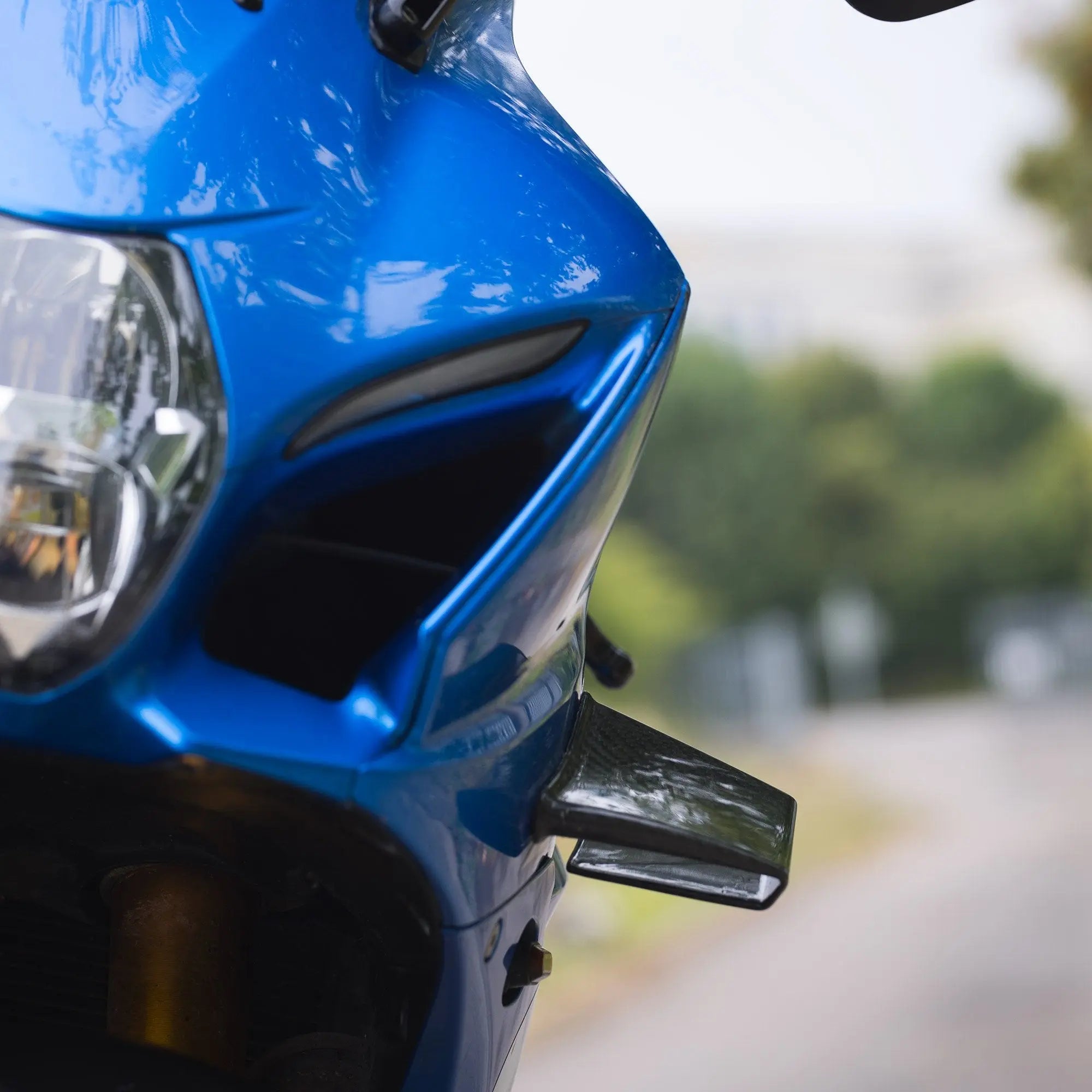 Oxford Carbon Aero Wings Gloss Black FREE UK Delivery, FREE 365 Day Returns | Moto Central