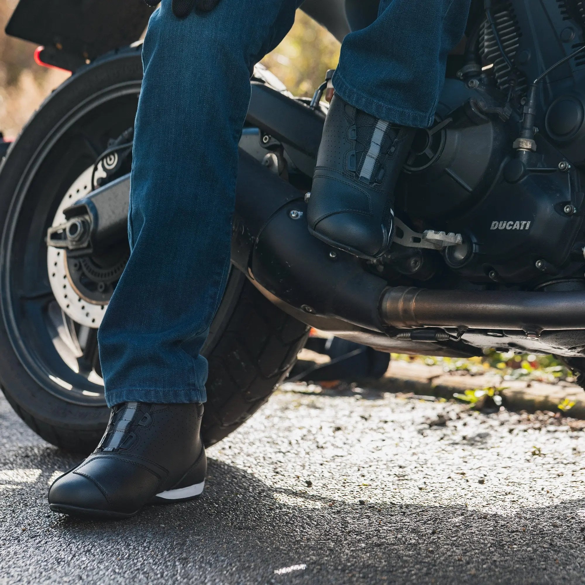 Oxford Helix Air Boots Black / White FREE UK Delivery, FREE 365 Day Returns | Moto Central