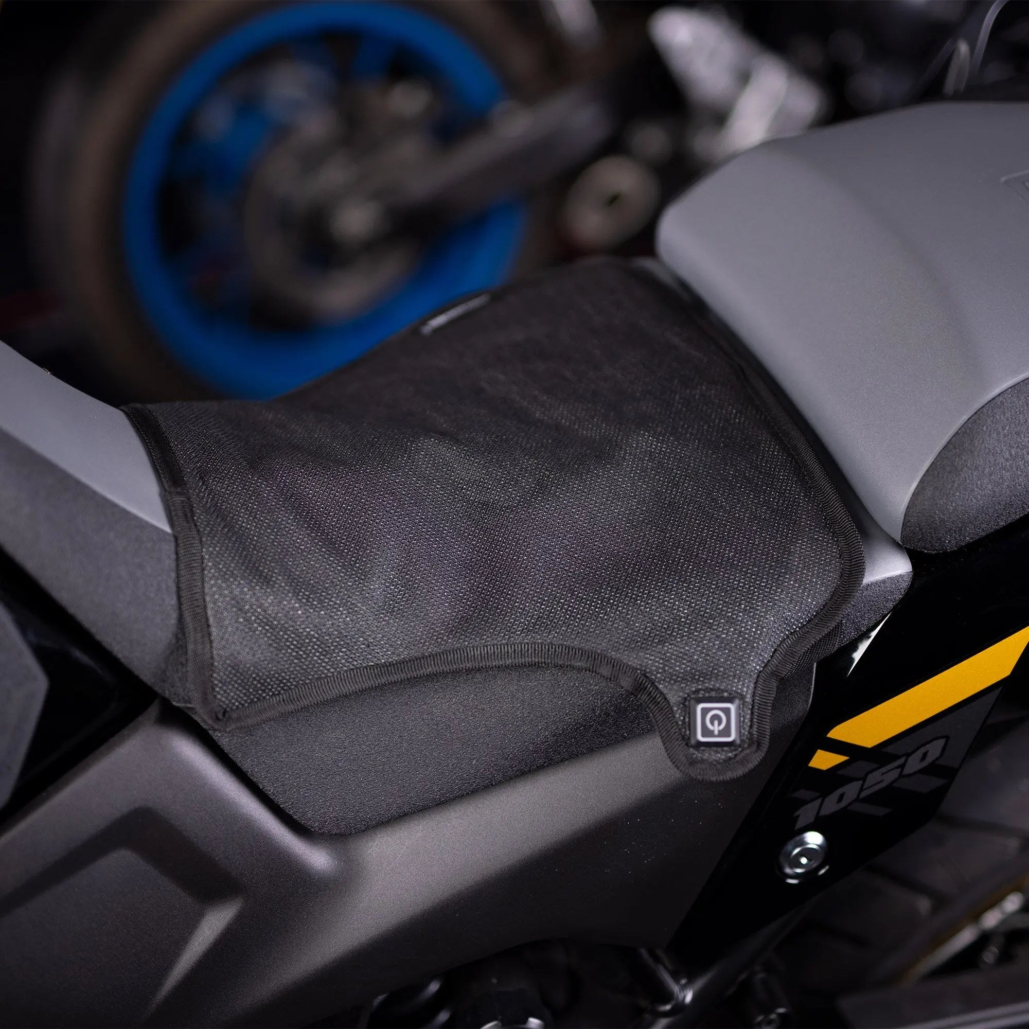Oxford Hot Seat Black - FREE UK Shipping, FREE 365 Day Returns | Moto Central