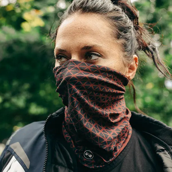 Richa Neck Tube Kinetic Burgundy FREE UK Delivery, FREE 365 Day Returns | Moto Central