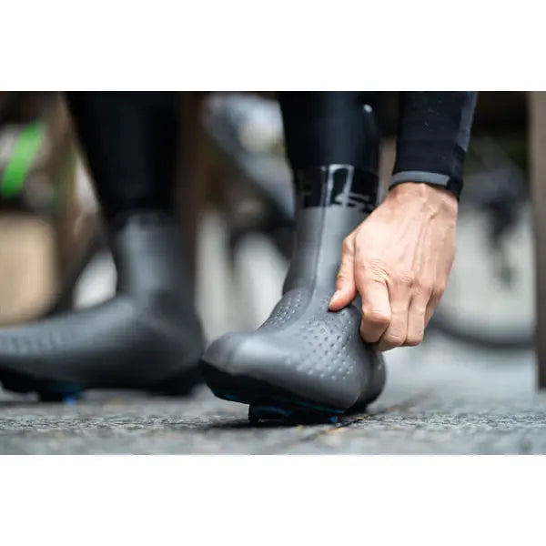 Shimano S-Phyre Insulated Shoe Cover Black - FREE UK Shipping, FREE 365 Day Returns | Moto Central