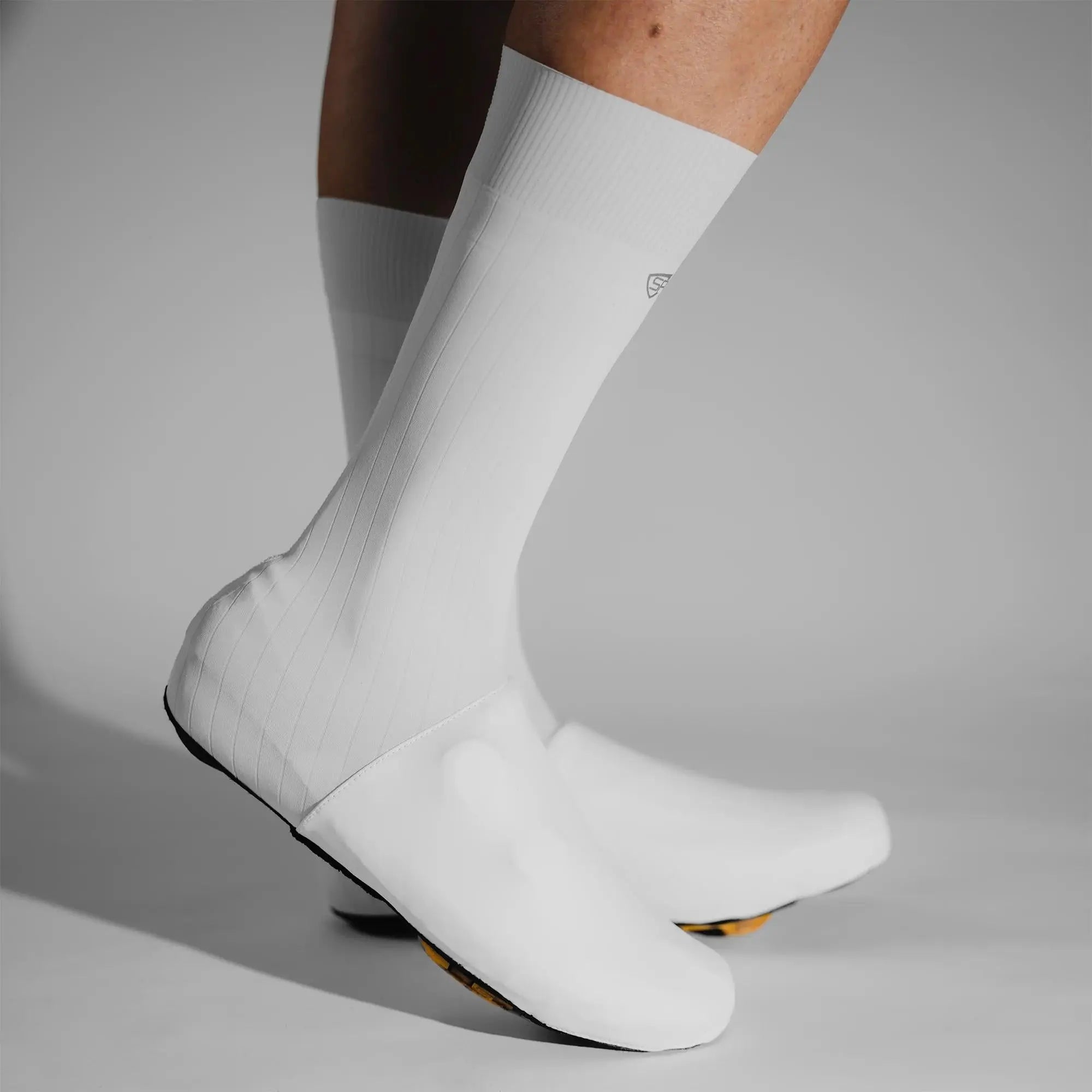 Spatzwear Windsock 2 Long Shoe Covers White - FREE UK Shipping, FREE 365 Day Returns | Moto Central