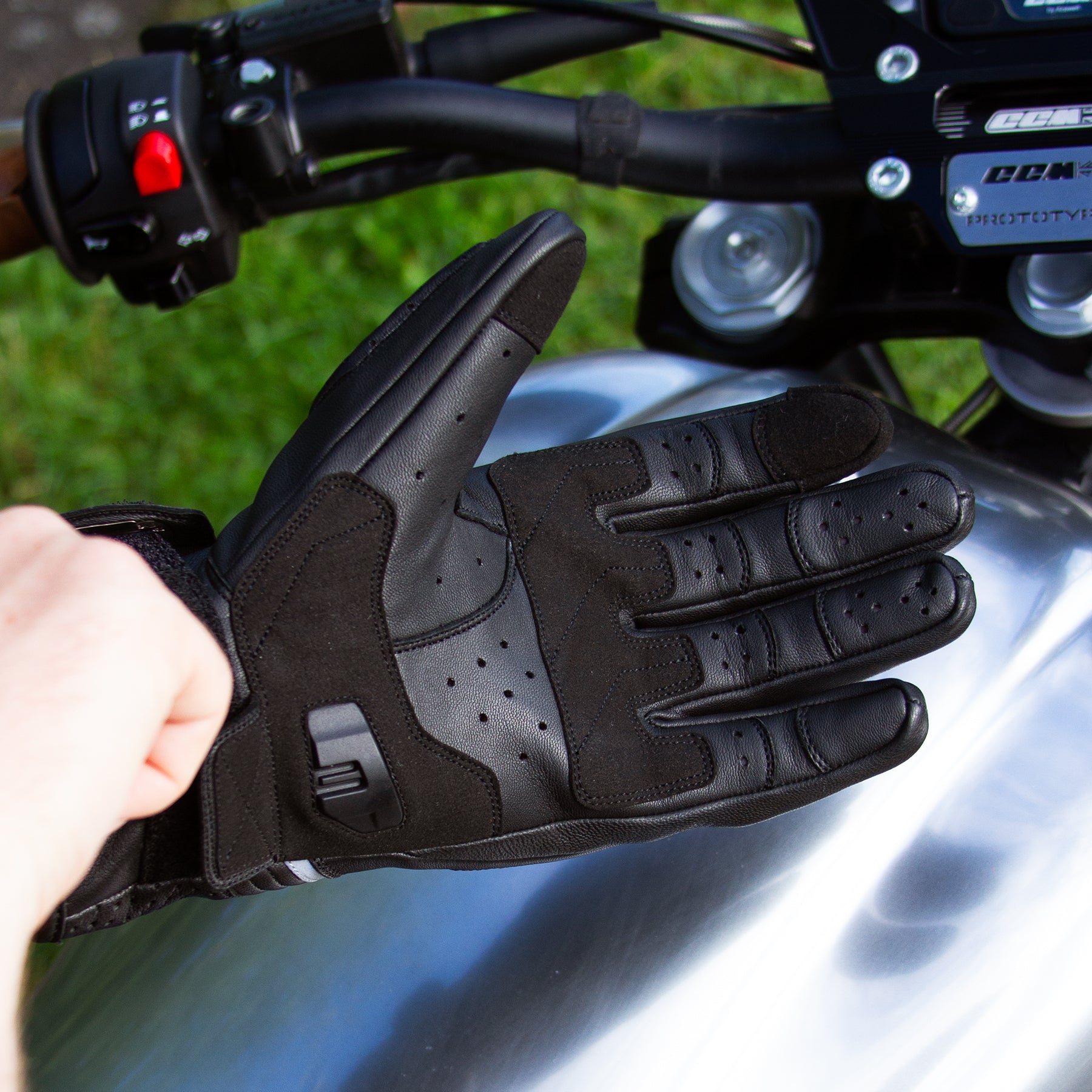 Merlin Salado Explorer Leather Gloves Black FREE UK Delivery, FREE 365 Day Returns | Moto Central