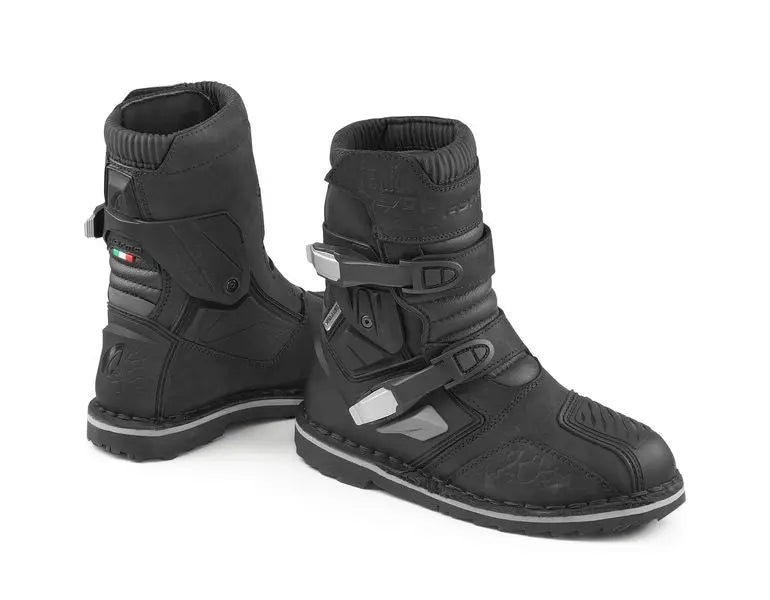 Forma Terra Evo Dry Low Adventure Boots Black  - FREE UK Shipping, FREE 365 Day Returns | Moto Central