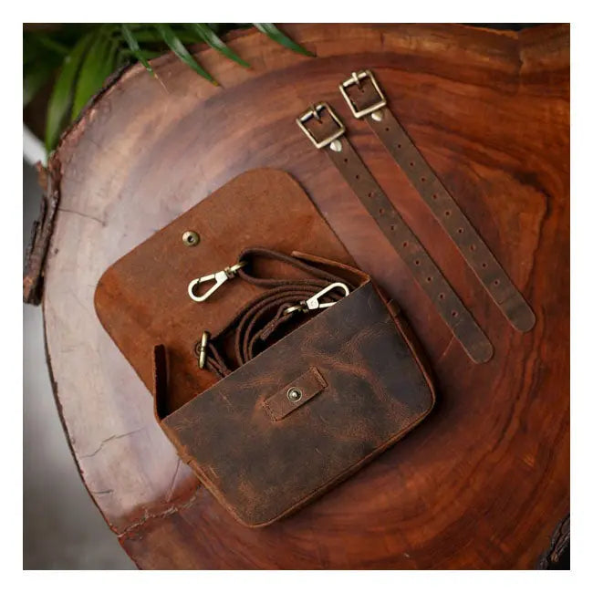 Trip Machine Sidekick Moto Pouch Mocha - FREE UK Shipping, FREE 365 Day Returns | Moto Central