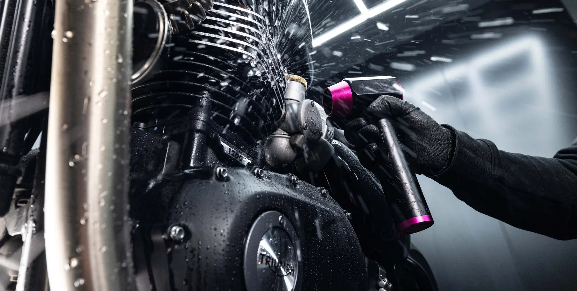 Muc-Off It Blows! Precision Air Blaster XL - FREE UK Shipping, FREE 365 Day Returns | Moto Central
