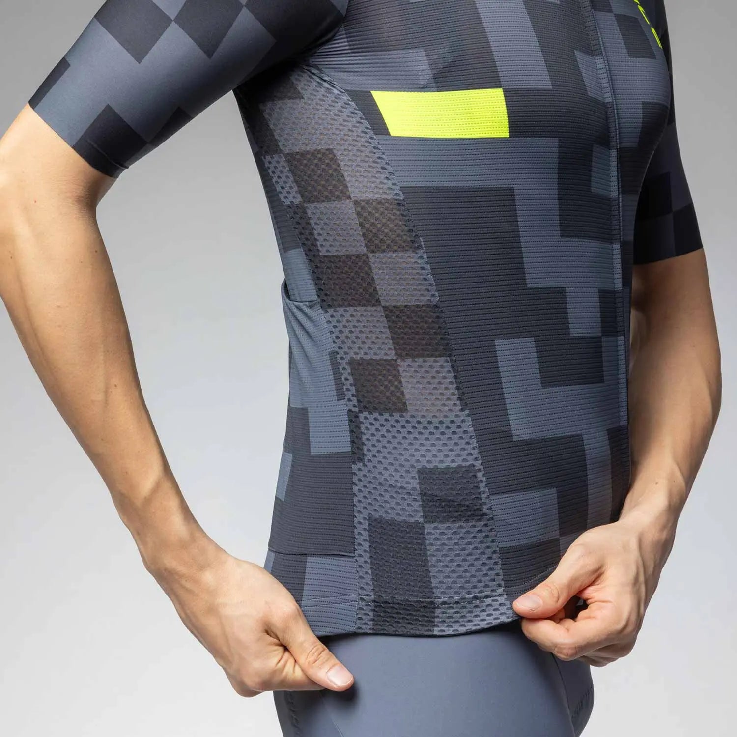 Ale Clothing Pixel Pragma Short Sleeves Jersey Black - FREE UK Shipping, FREE 365 Day Returns | Moto Central